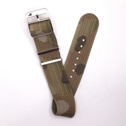 Adjustable single-pass camo strap on 316L stainless steel hardware, woven with dyed yarns in IRR quality, perfect for fixed lug watches.