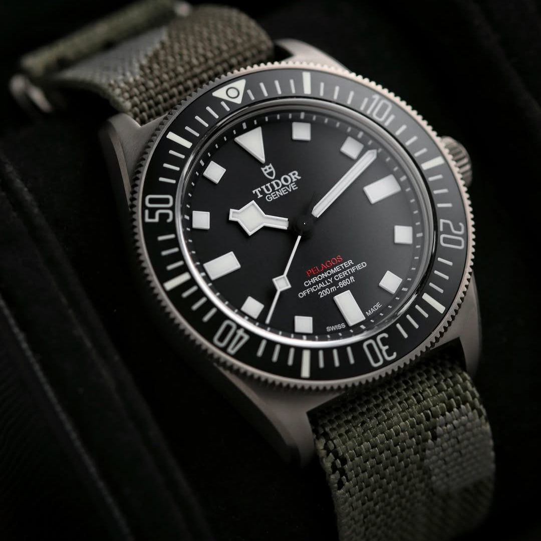 For Tudor FXD fixed lugs, the RSM 22mm camo single pass strap enhances the Marine Nationale heritage dive watch with a bold camo pattern.